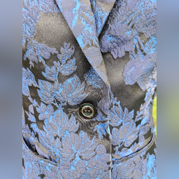 Simply Styled Amparo Blue Jacquard Blazer - Picture 2 of 13